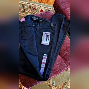 Denizen, Levi, NWT jeggings